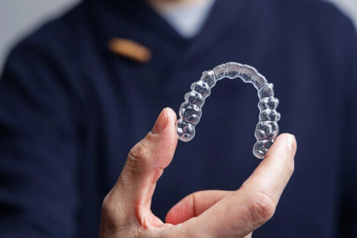 invisalign adjustments for for managing discomfort and keeping good hygiene during treatment